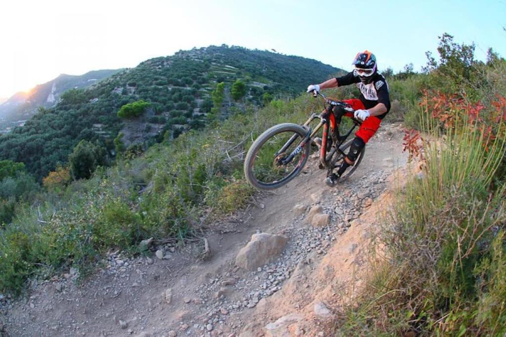 Bee Freeride Bikers House Appartement Magliolo Buitenkant foto